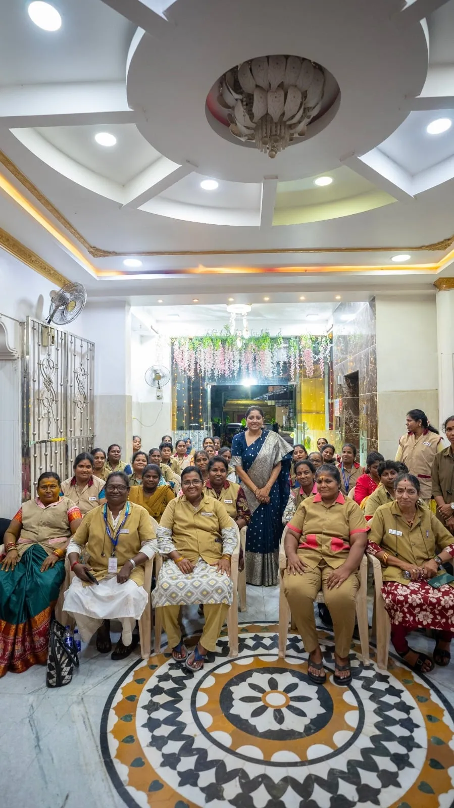 Anumol with a gathering of women autorickshaw drivers at the Vijayadashami programme in Chennai